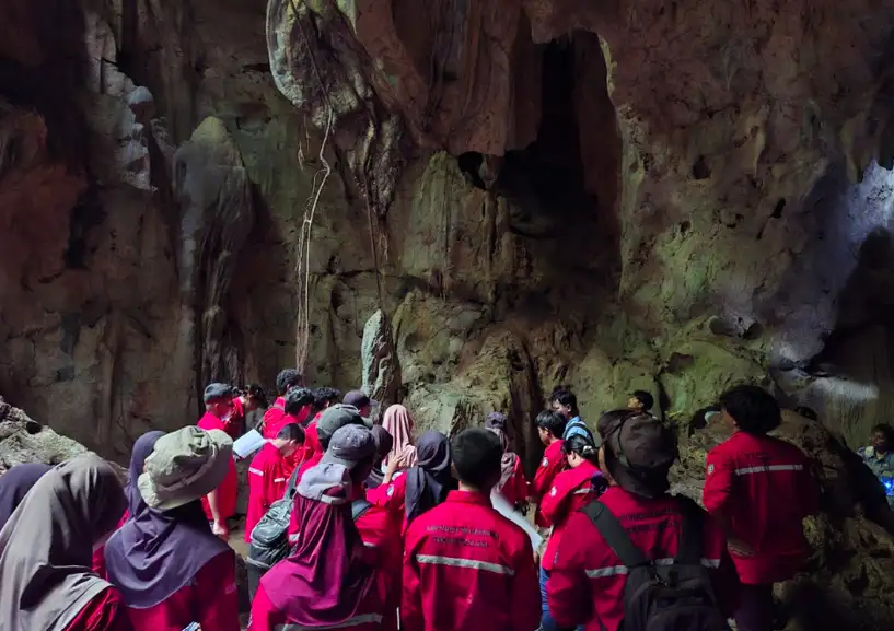 Dokumentasi Geology Goes To Field Goa Batu Gelap - Foto 2