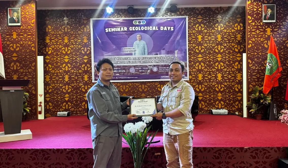 Dokumentasi Seminar dengan tema “Peran Mahasiswa dalam Mitigasi Bencana Banjir dan Longsor melalui Pendekatan Ilmu Geologi” - Foto 3