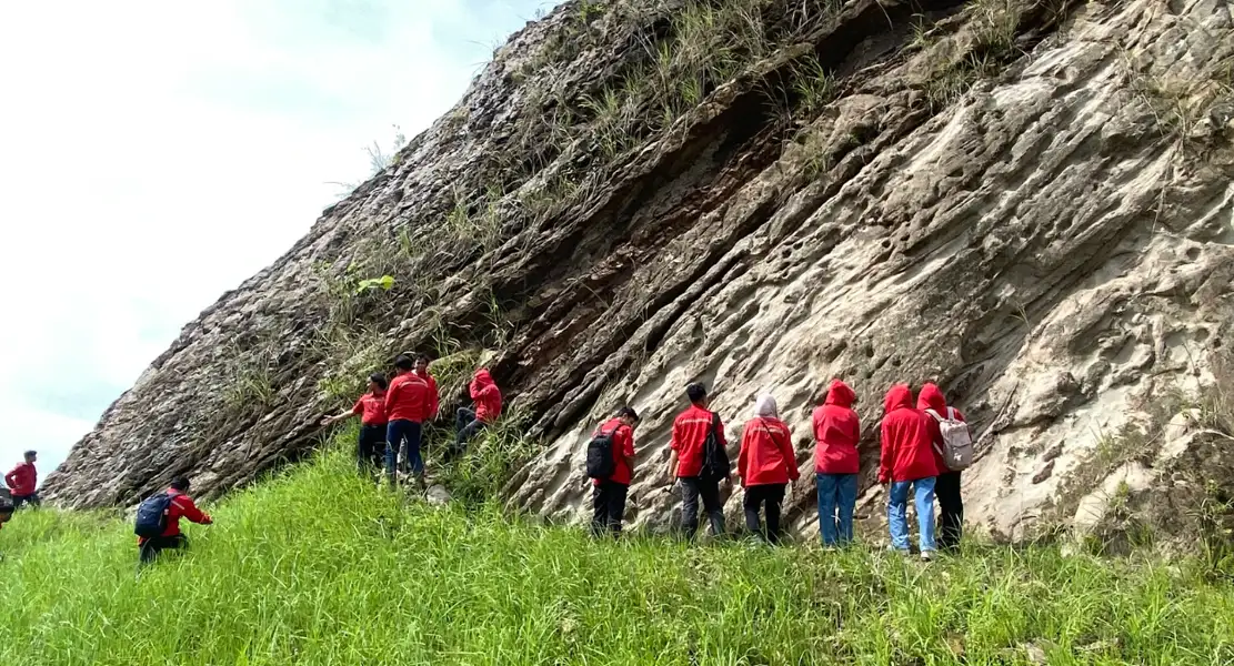 Dokumentasi Geology Goes To Field “Sedimentology and Depositional Environment” - Foto 1