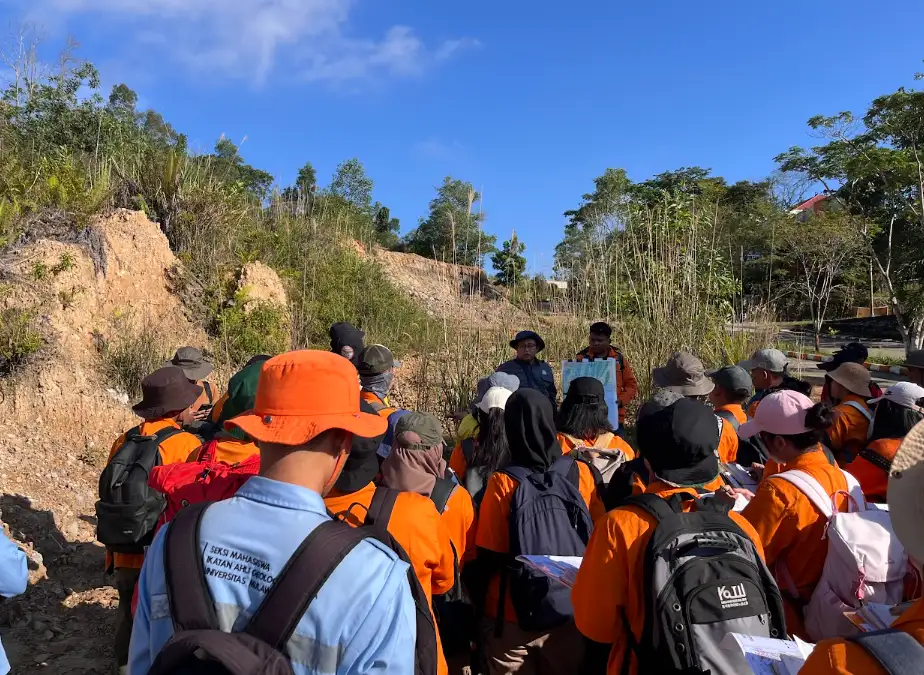 Dokumentasi Geology Geos To Field "Sedimentology and Reservoir Architecture of Miocene Mahakam" - Foto 5