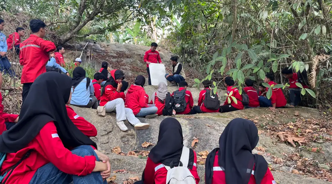 Geology Goes to Field HMTG Delta UNMUL x Fieldtrip SM-IAGI UNMUL