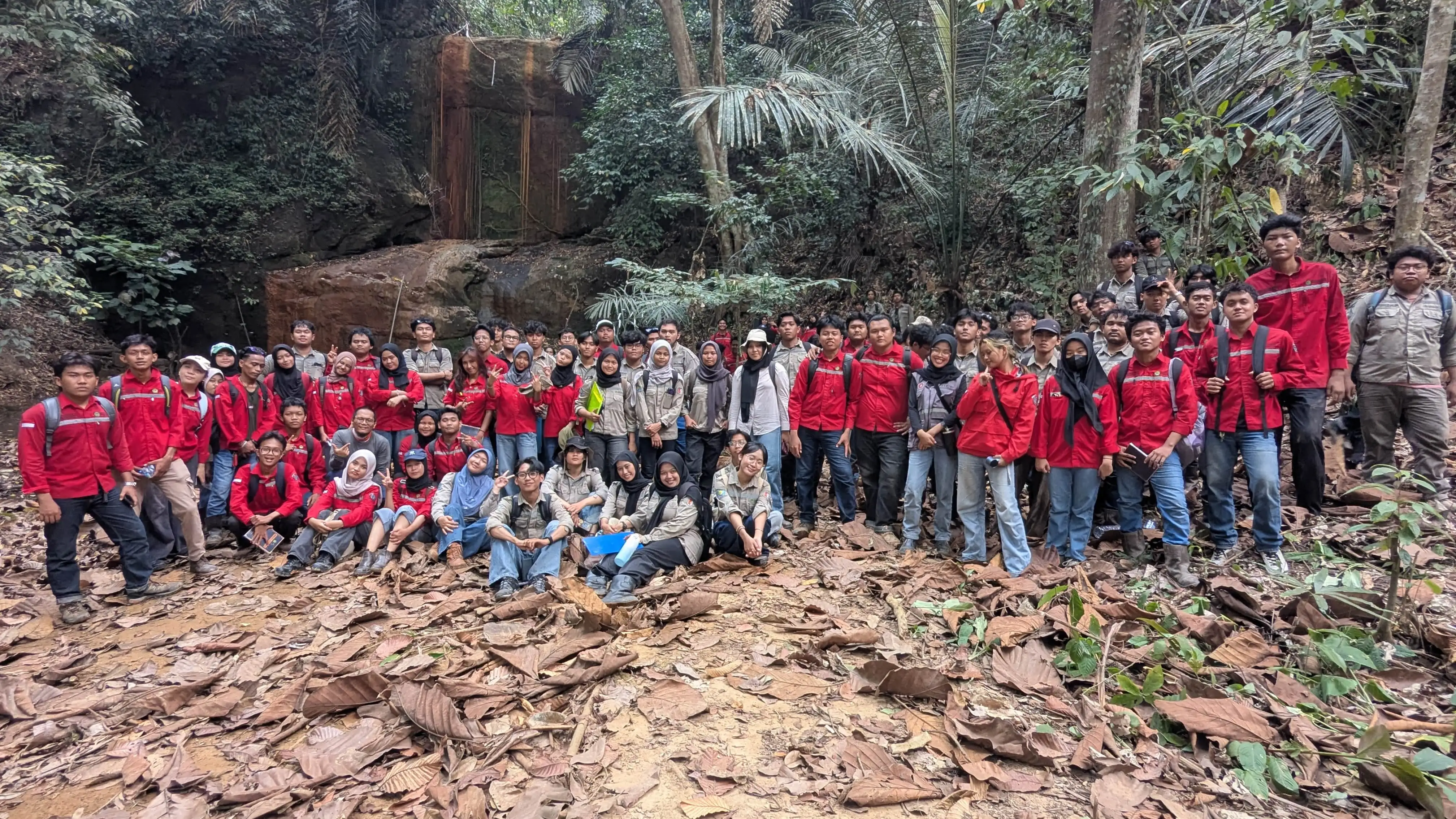 Fieldtrip Geologi Struktur Teknik Geologi x Teknik Pertambangan 2026