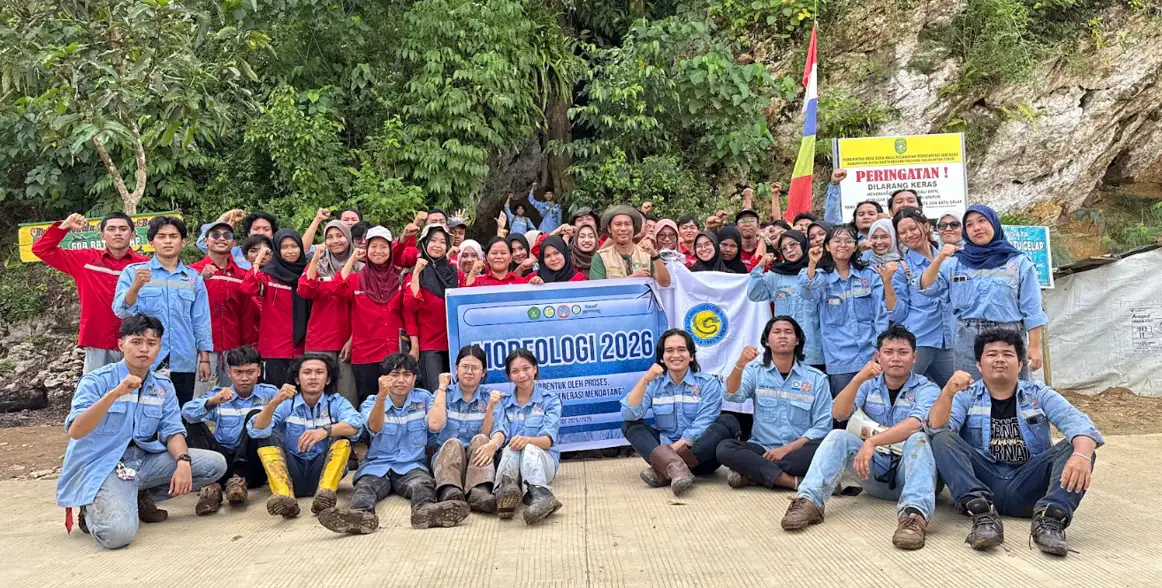 Geology Goes To Field Goa Batu Gelap